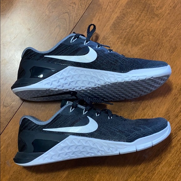 Nike Shoes - Nike Metcon 3